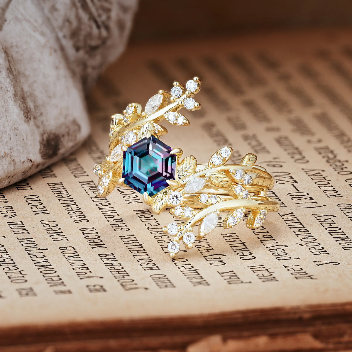 Nature-Inspired Luxury: 6-Prong Hexagonal Cut Alexandrite Bridal Ring Set