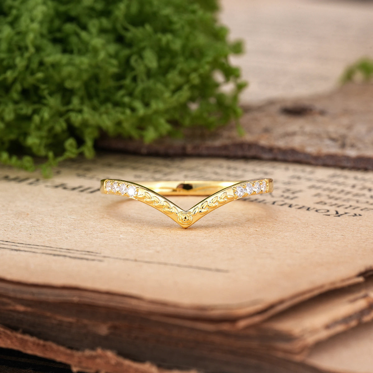Moissanite V Shaped Chevron Engraved Wheat Leaf Pavé Side Wedding Ring
