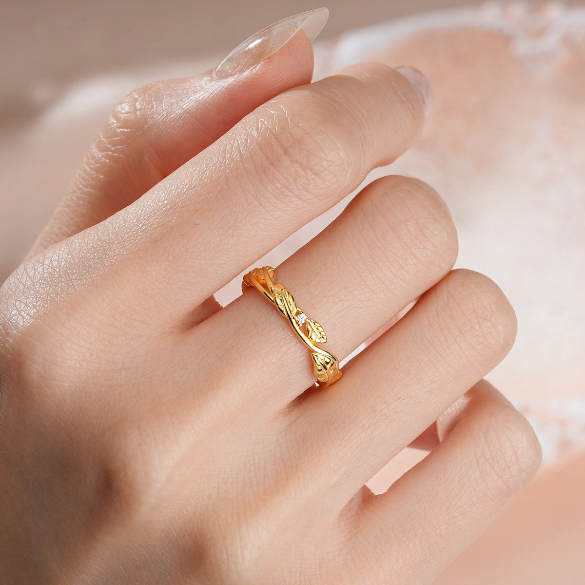 Round Cut Moissanite Bohemian Hollow Interwoven Leaf Tiny Center Wedding Ring