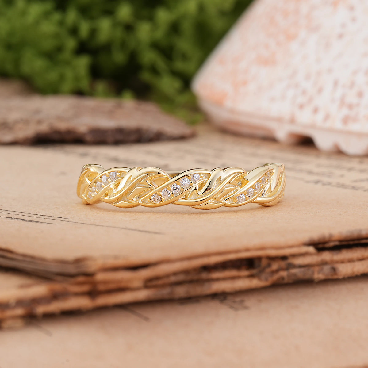 Round Cut Moissanite High Sparkle Side Pavé Moissanite Carved Grain Branch Wedding Ring