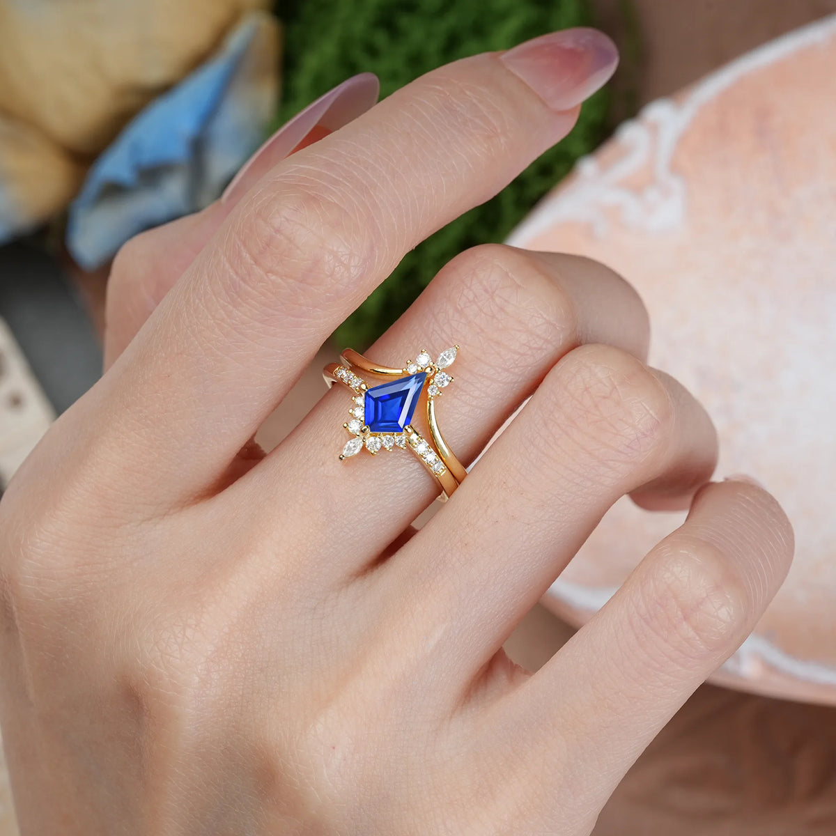 Kite Cut Sapphire Luxurious Classic 4-Prong Bridal Ring Set