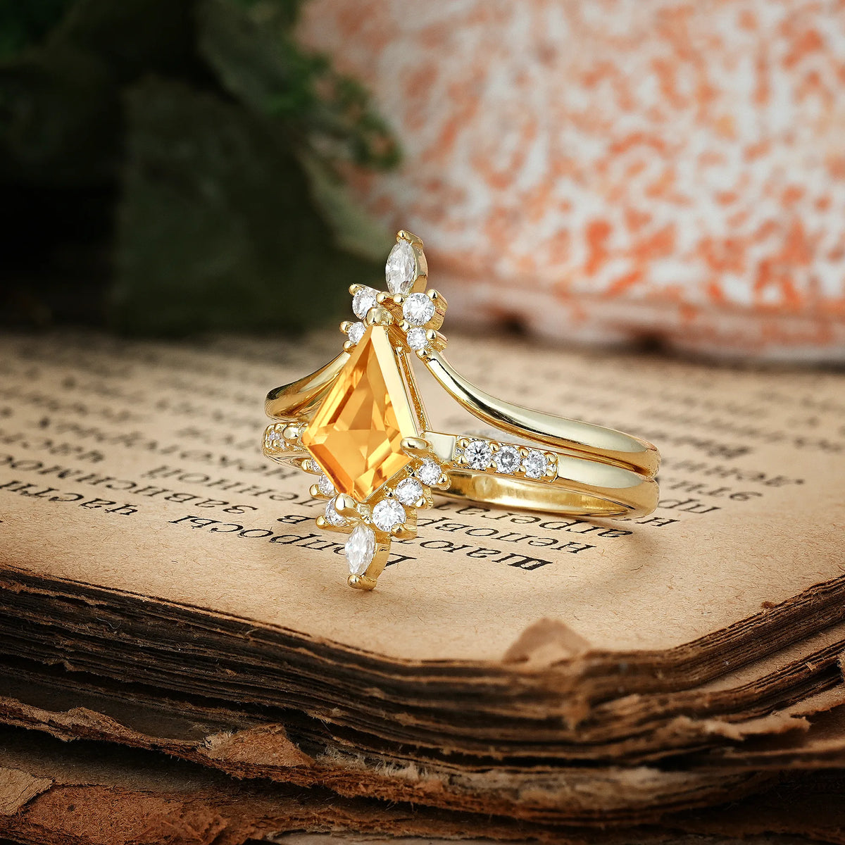 Luxurious Classic 4-Prong Kite Cut Citrine Bridal Ring Set