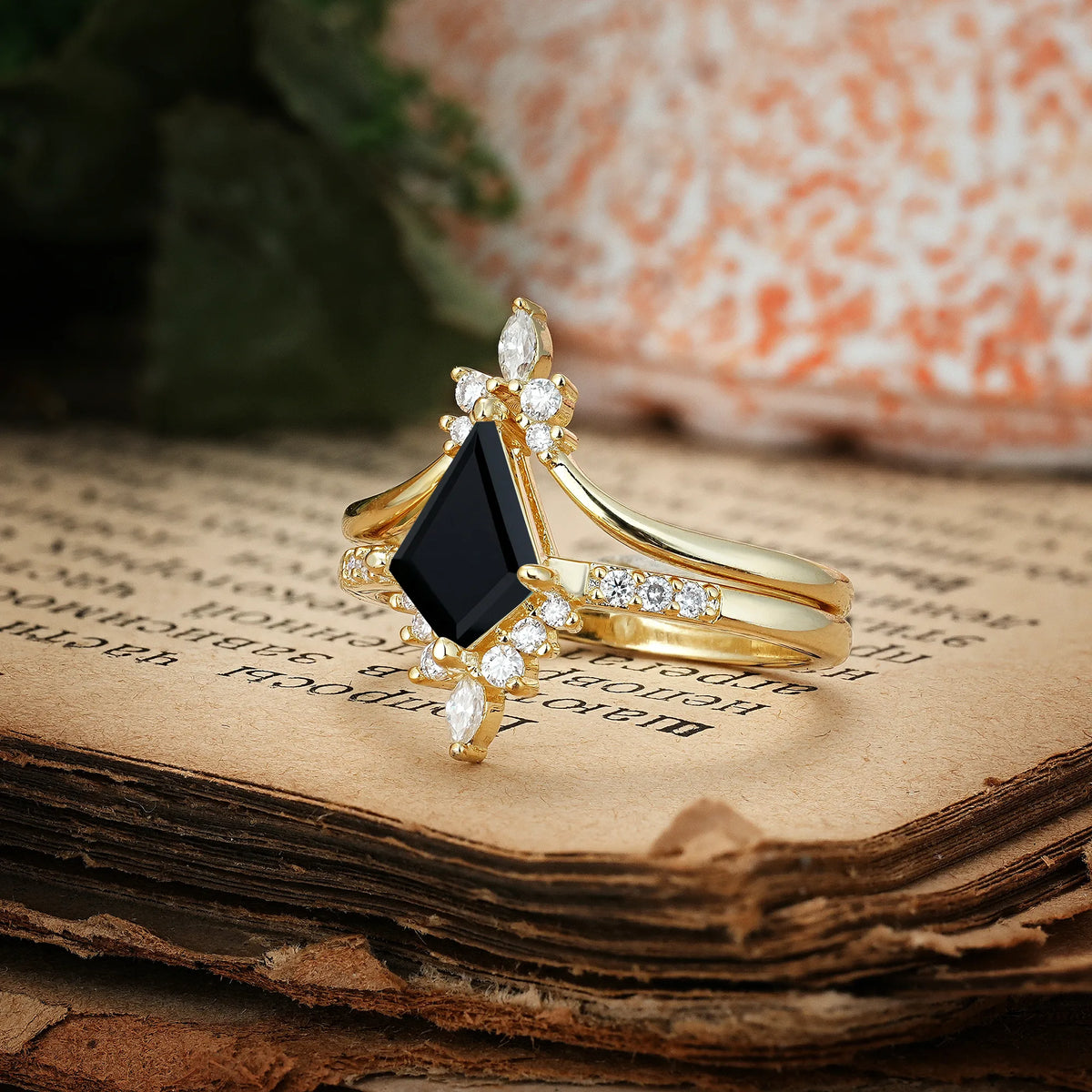 Luxurious Classic 4-Prong Kite Cut Black Onyx Bridal Ring Set