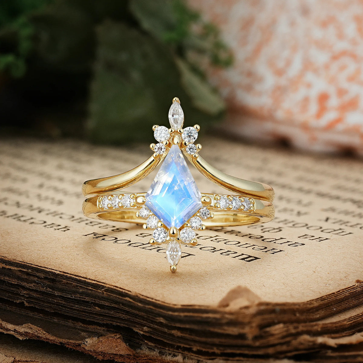 Luxurious Classic 4-Prong Kite Cut Moonstone Bridal Ring Set
