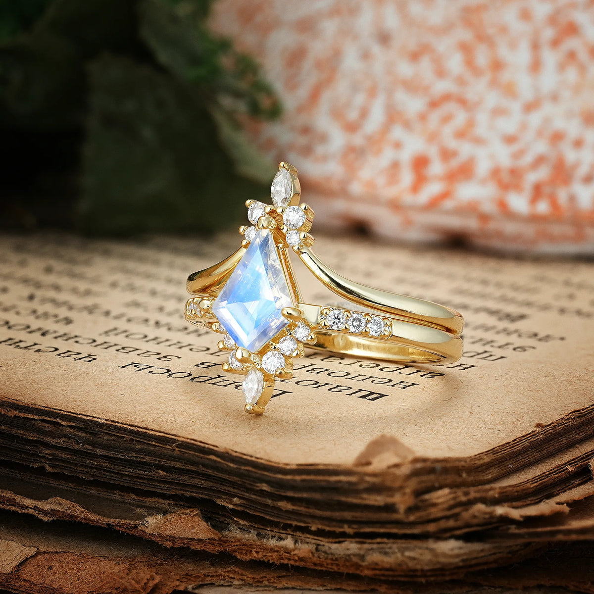 Luxurious Classic 4-Prong Kite Cut Moonstone Bridal Ring Set