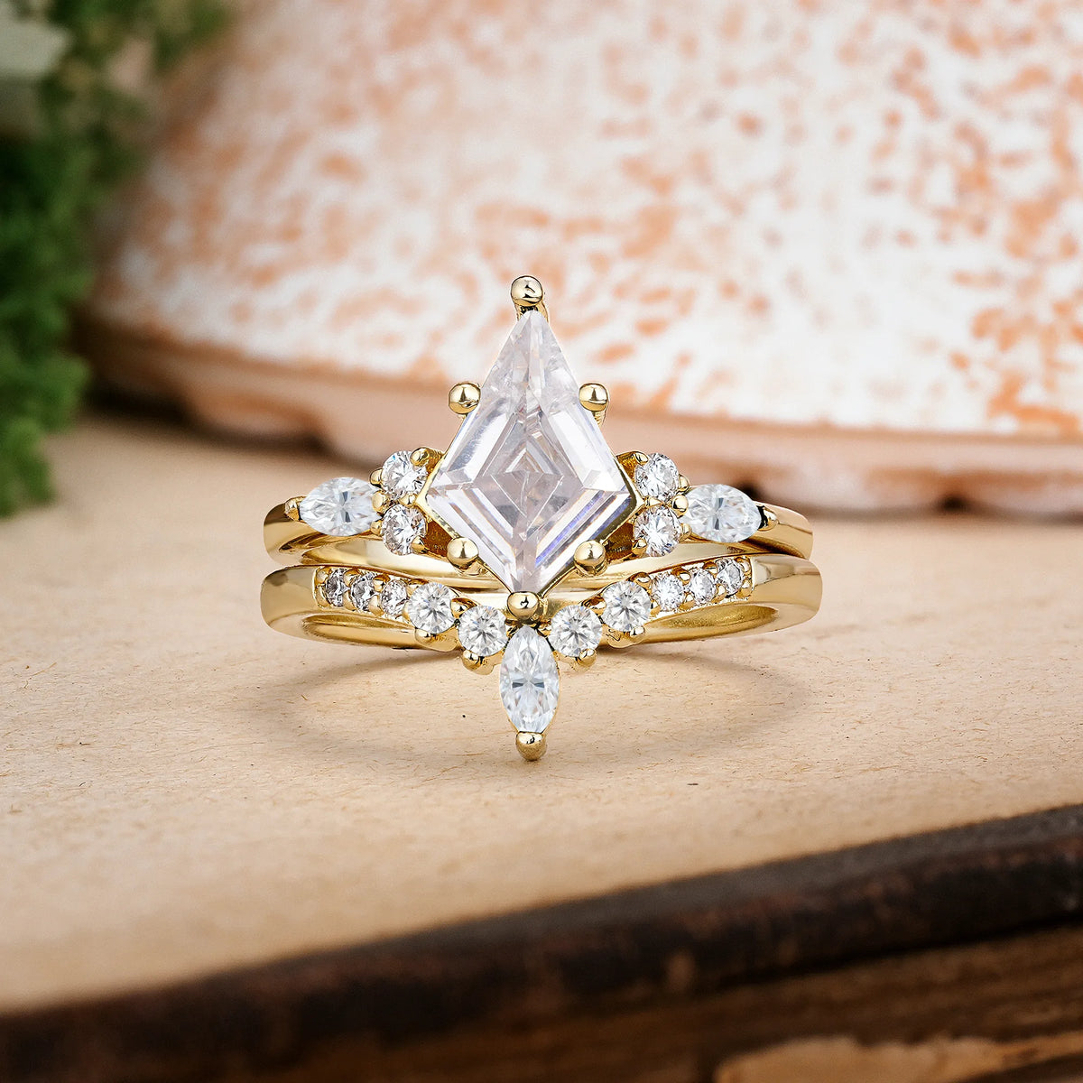 Kite Cut Moissanite Luxurious 5-Prong Bridal Ring Set