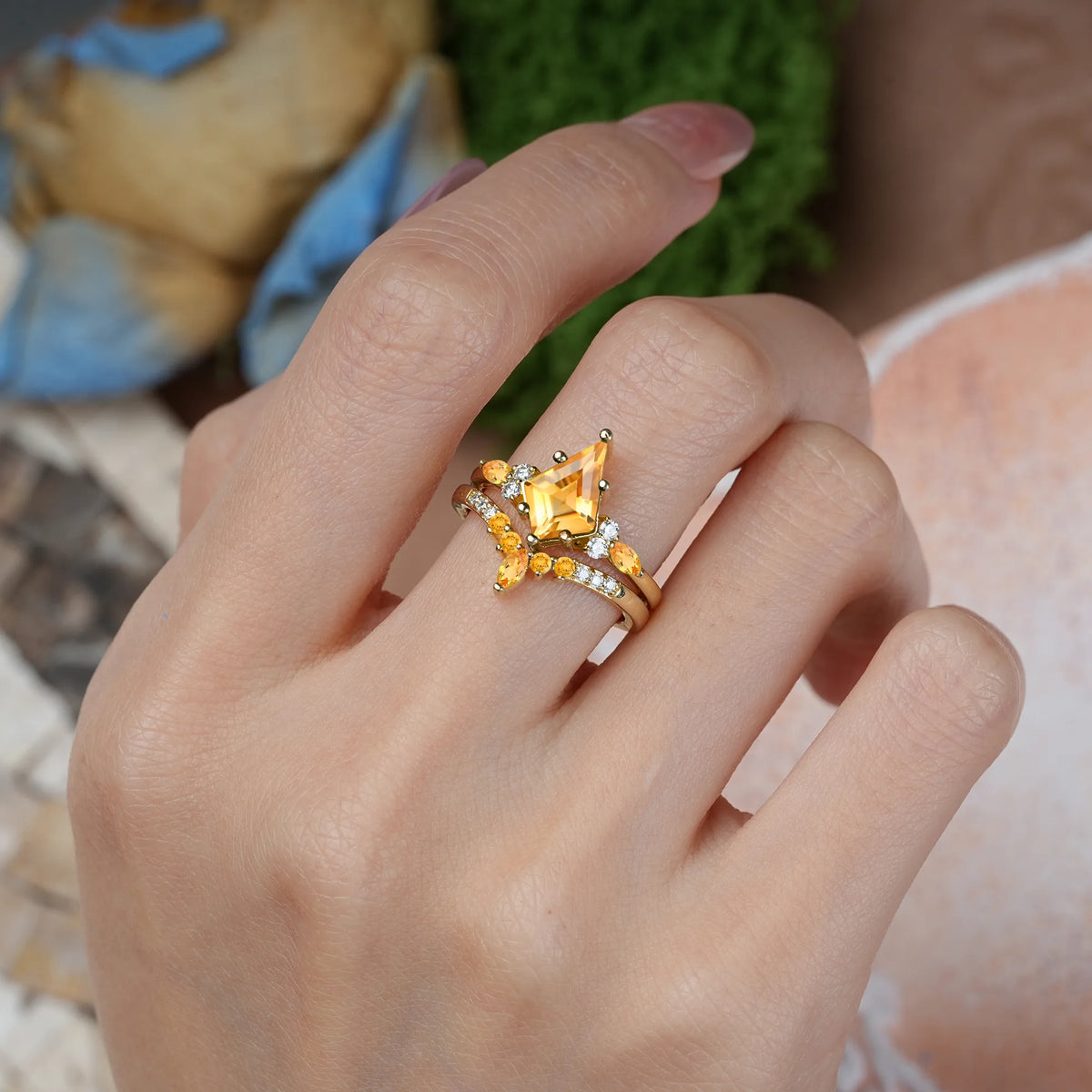 Kite Cut Citrine Luxurious 5-Prong Bridal Ring Set