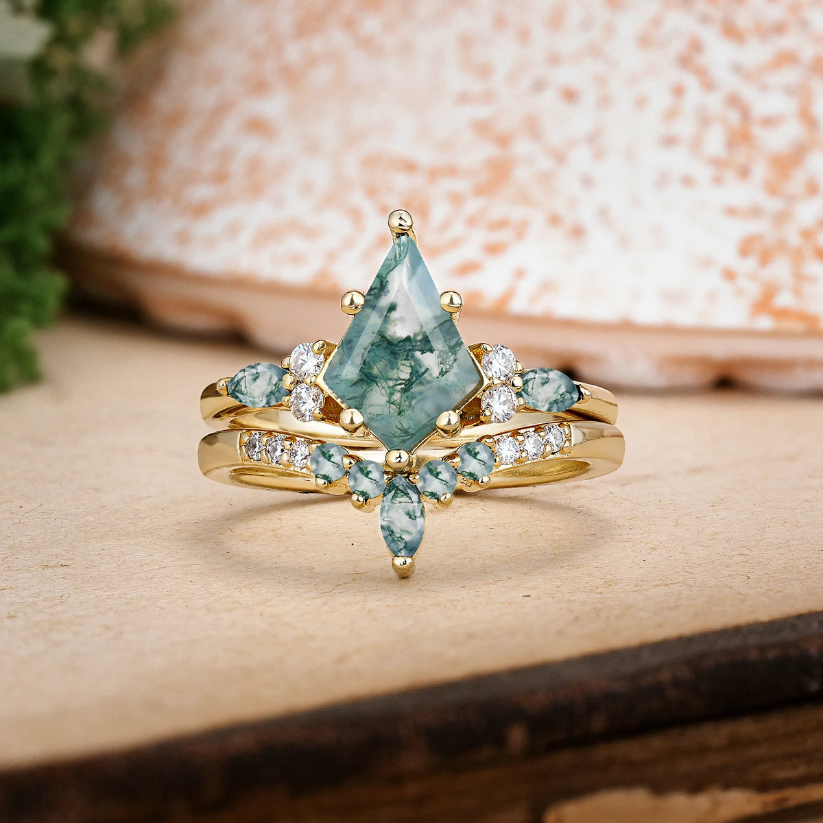 Kite Cut Moss Agate Luxurious 5-Prong Bridal Ring Set