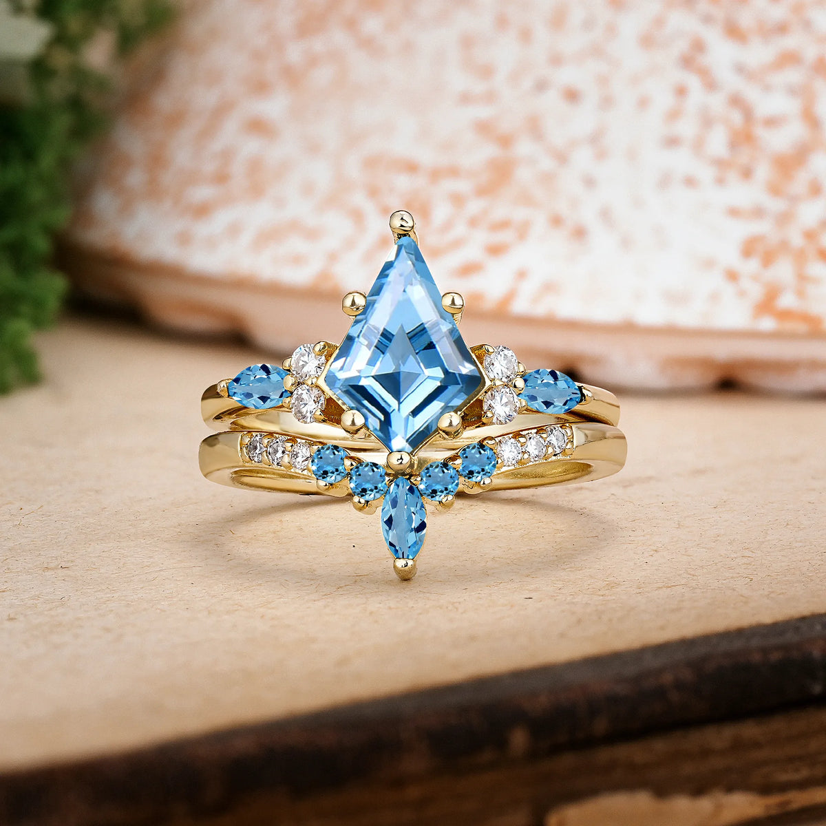 Kite Cut Aquamarine Luxurious 5-Prong Bridal Ring Set