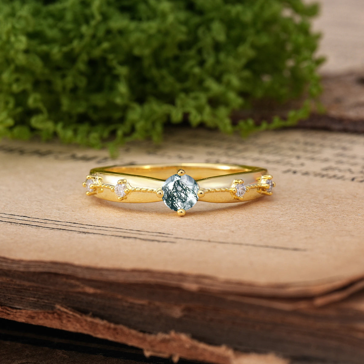 Round Cut Moss Agate Simply Luxurious 4-Prong Wedding Ring