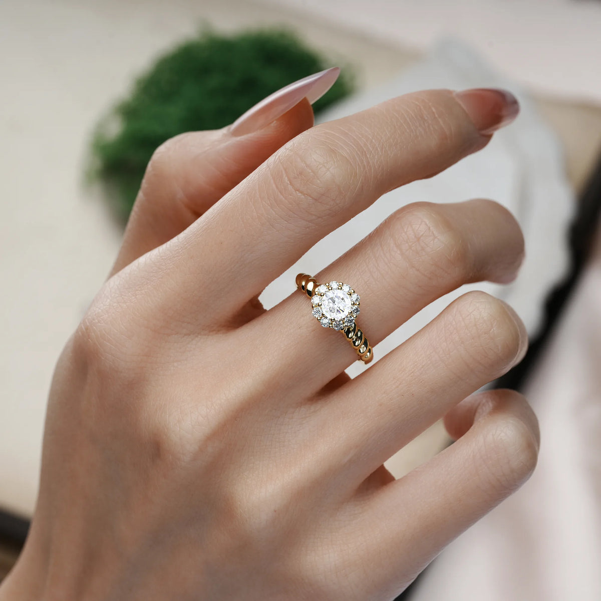 Round Cut Moissanite Classic Flower-Shaped 10-Prong Engagement Ring