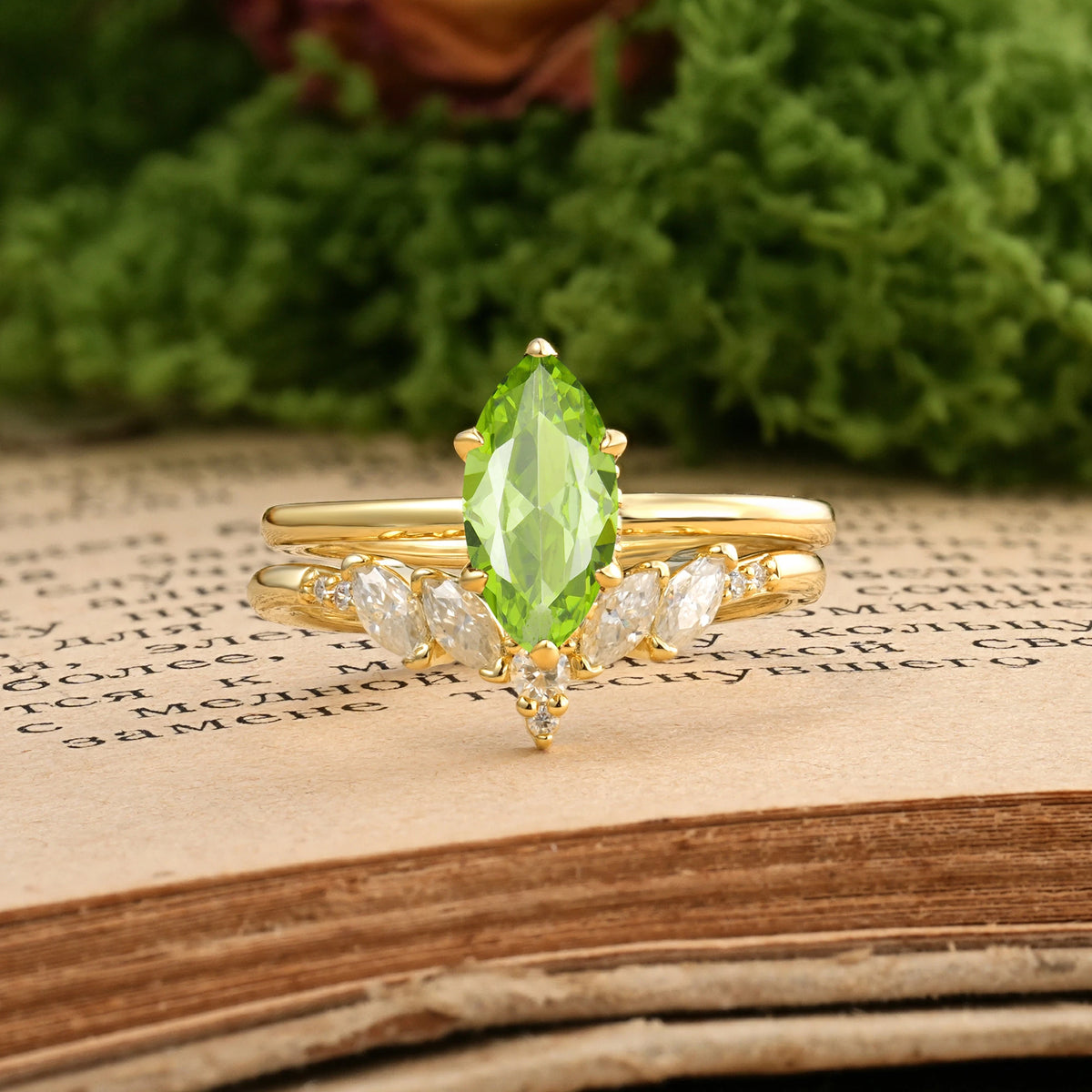 Marquise Cut Peridot Classic, Luxurious 6-Prong Bridal Ring Set