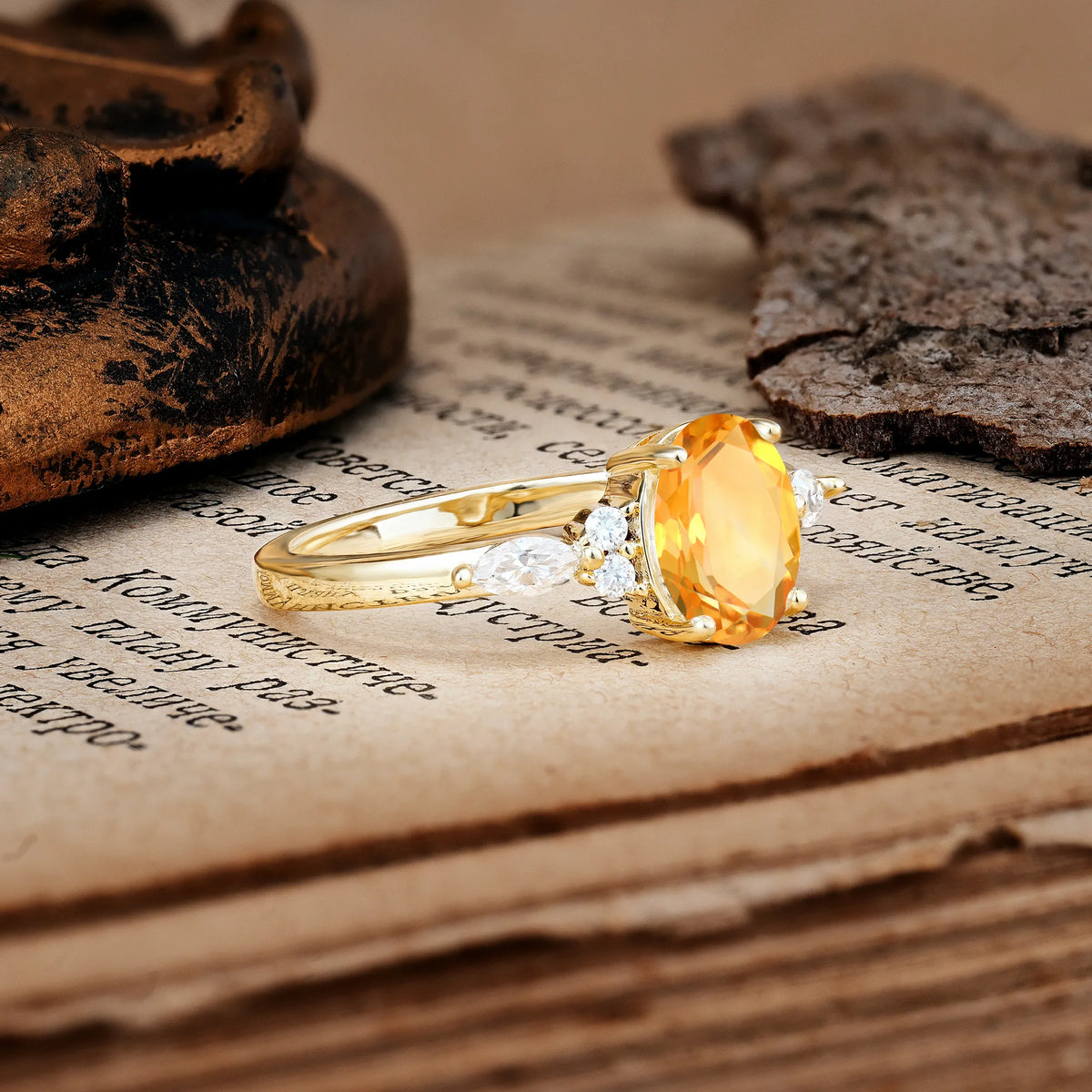 Classic and Luxurious 4-Prong Oval Cut Citrine Engagement Ring
