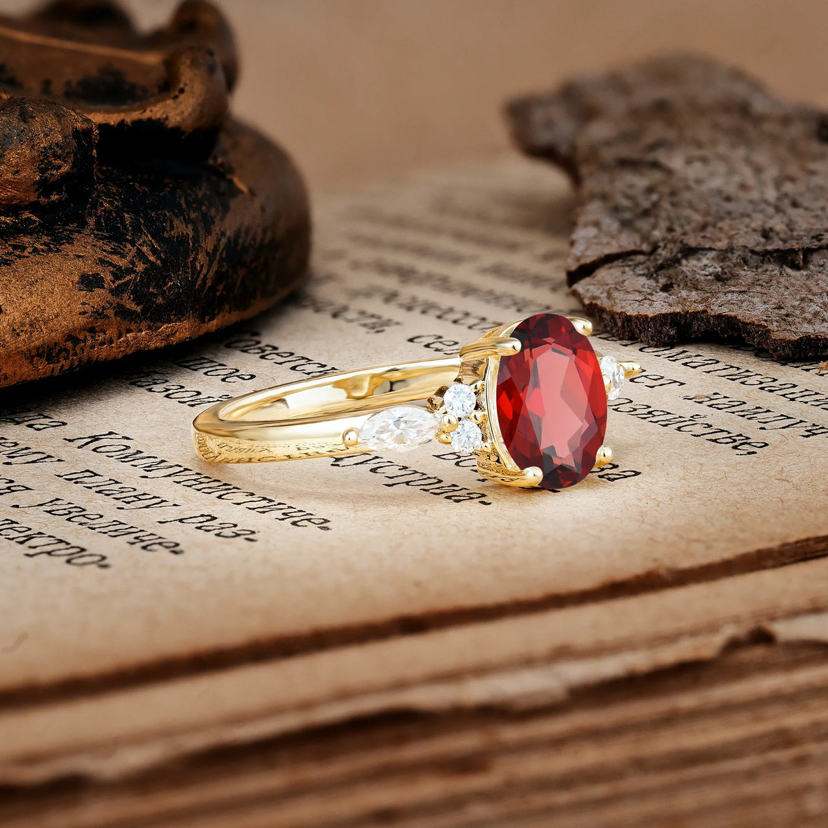 Classic and Luxurious 4-Prong Oval Cut Garnet Engagement Ring
