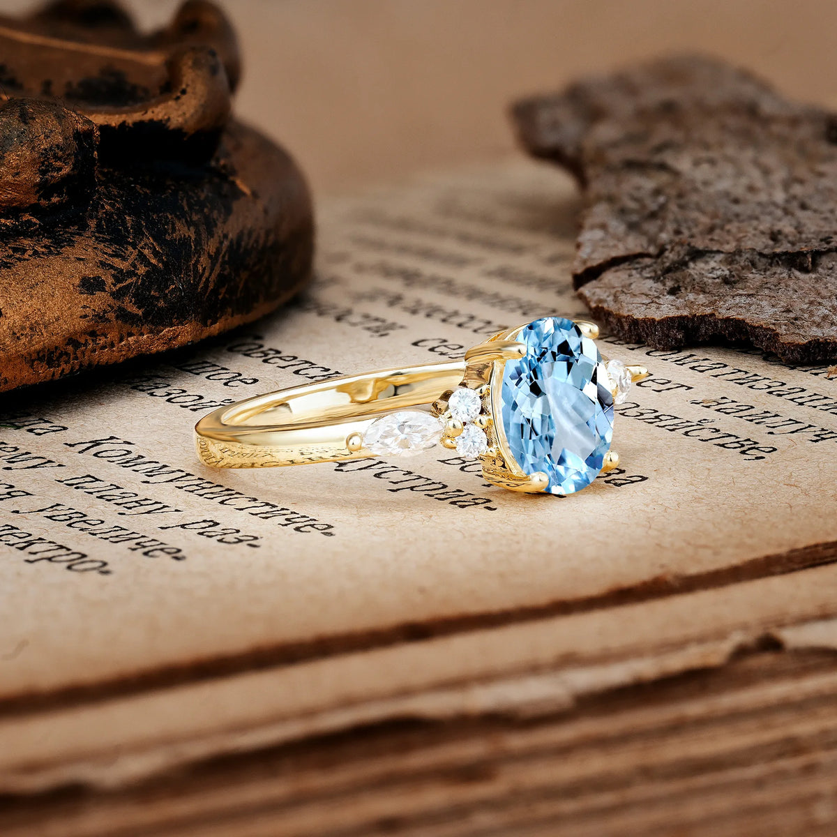 Classic and Luxurious 4-Prong Oval Cut Aquamarine Engagement Ring
