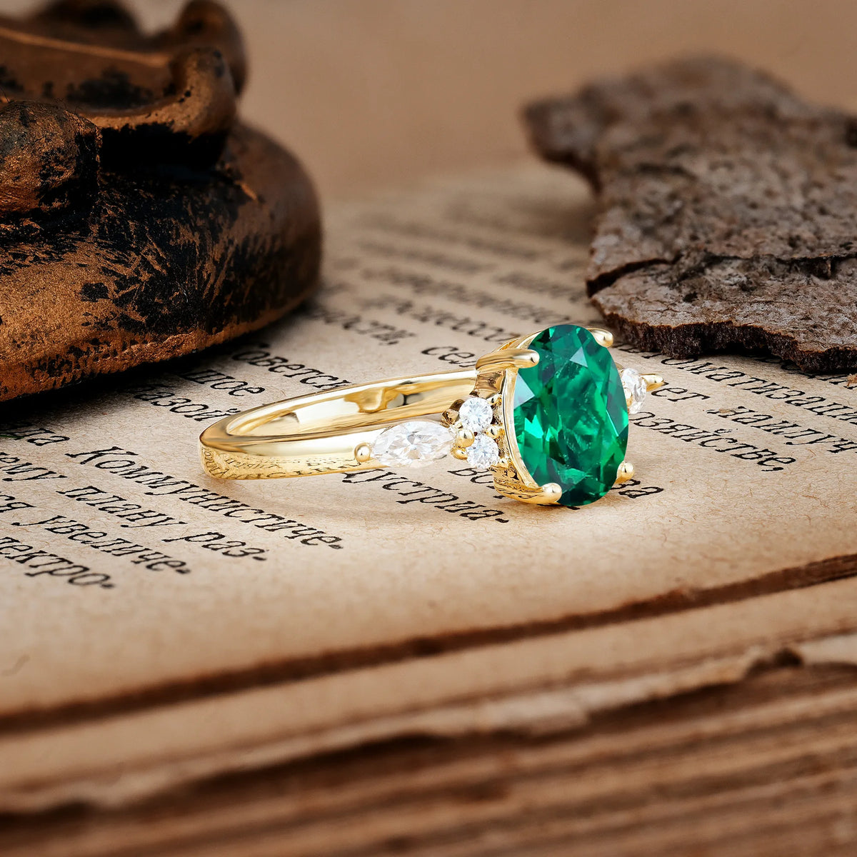Classic and Luxurious 4-Prong Oval Cut Emerald Engagement Ring