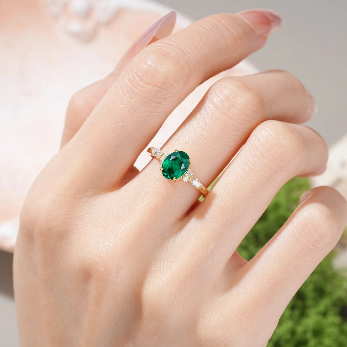 Oval Cut Emerald Classic and Luxurious 4-Prong Engagement Ring