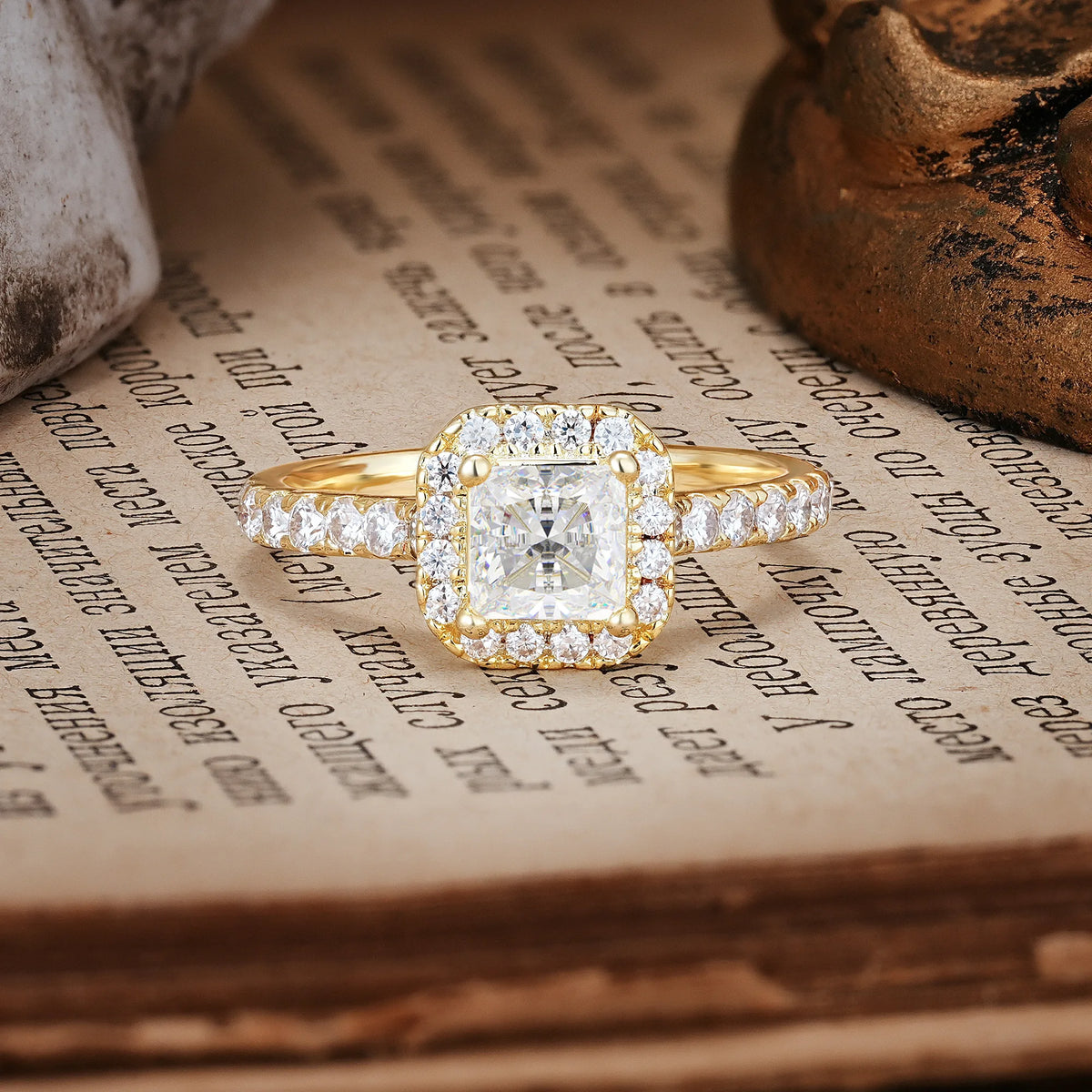Unique and Minimalist 6-Prong Round Cut Moissanite Engagement Ring