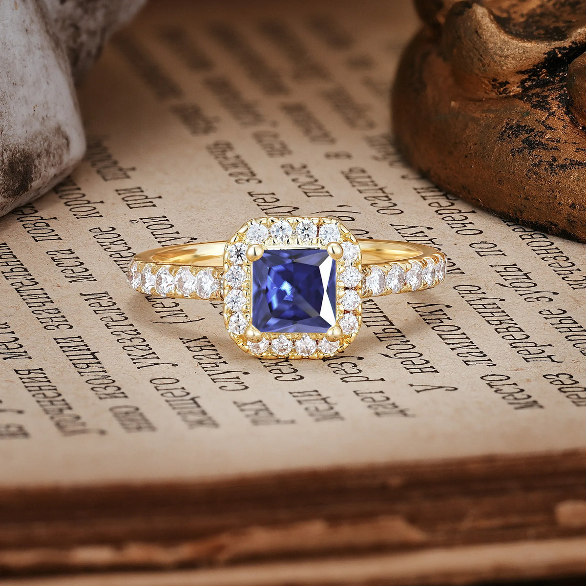 Unique and Minimalist 6-Prong Round Cut Tanzanite Engagement Ring