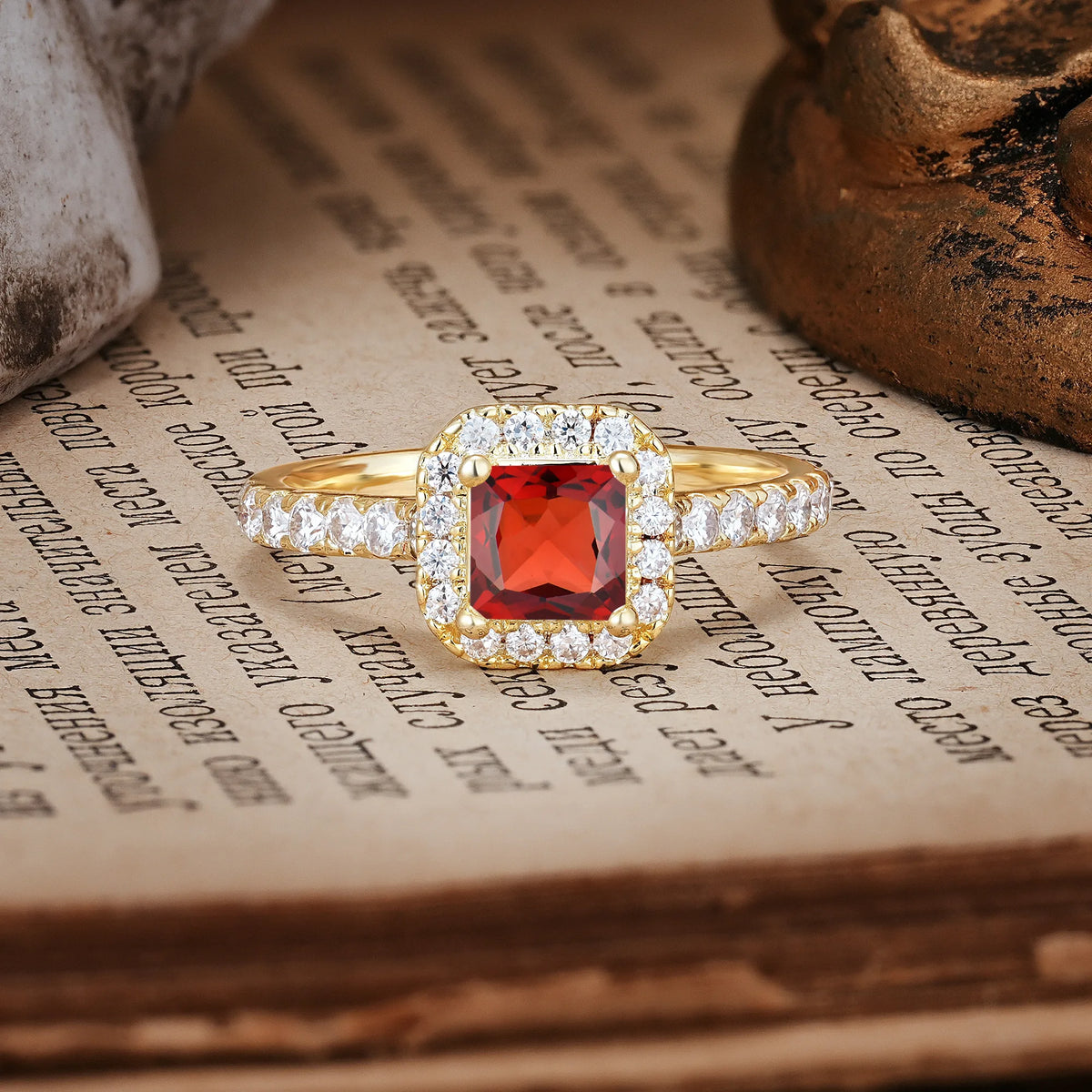 Unique and Minimalist 6-Prong Round Cut Garnet Engagement Ring