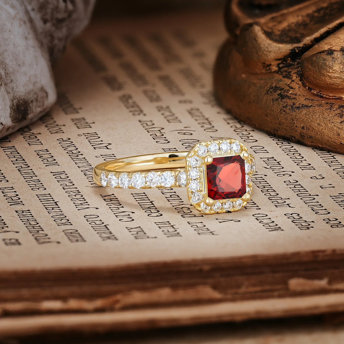 Unique and Minimalist 6-Prong Round Cut Garnet Engagement Ring
