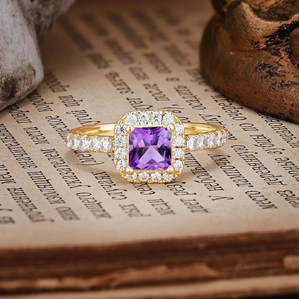 Unique and Minimalist 6-Prong Round Cut Amethyst Engagement Ring