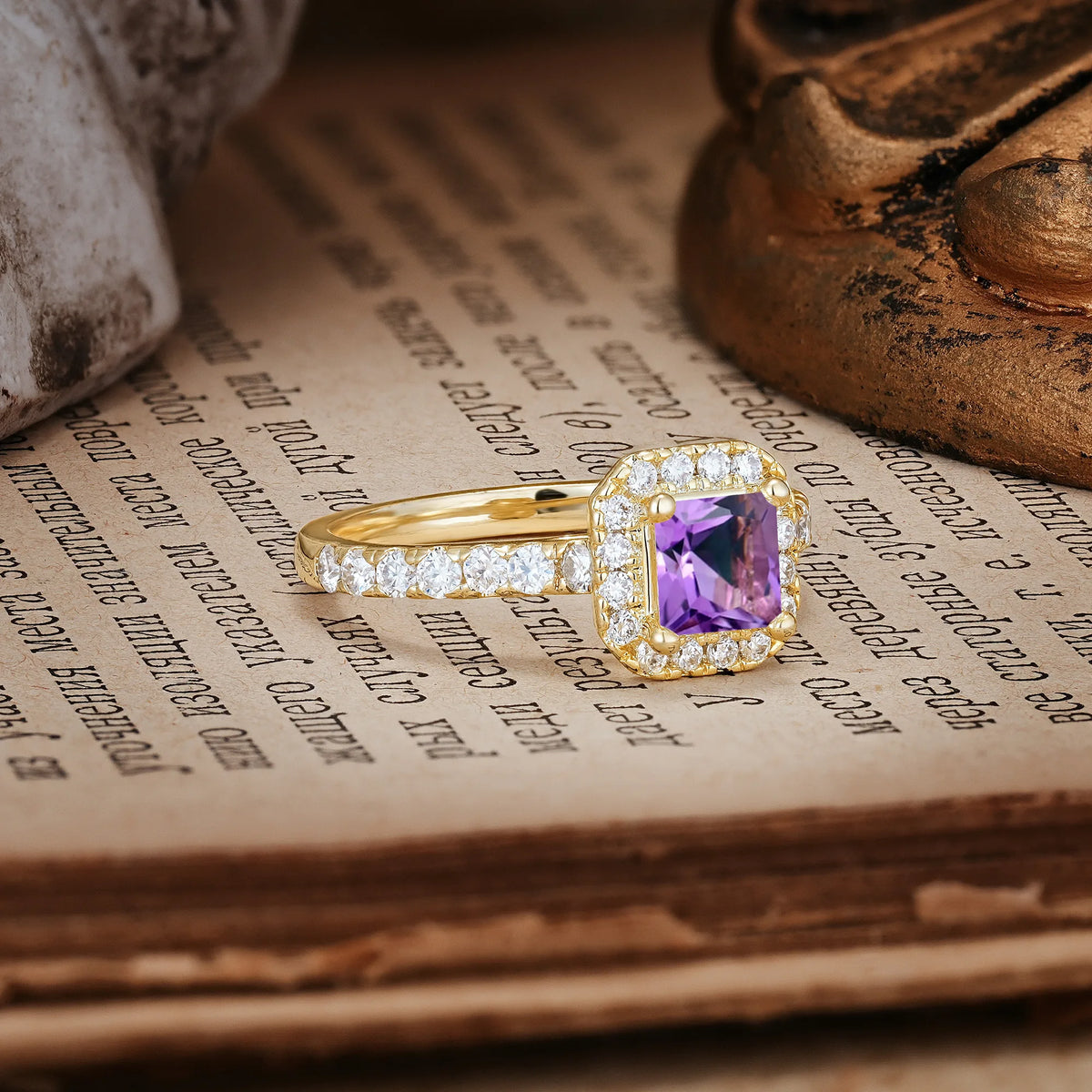Unique and Minimalist 6-Prong Round Cut Amethyst Engagement Ring