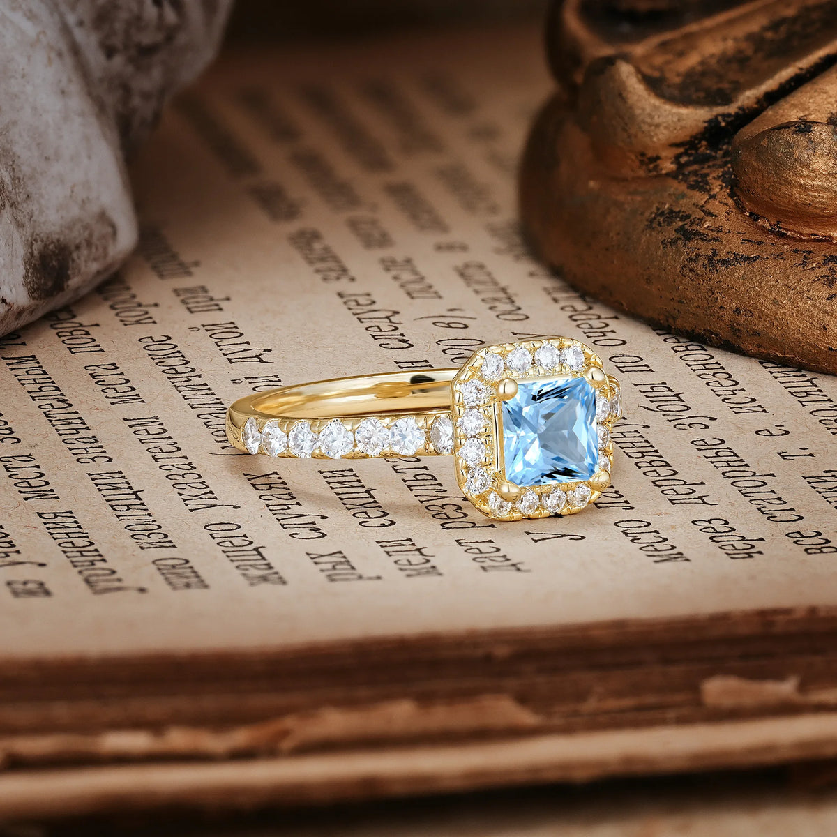 Unique and Minimalist 6-Prong Round Cut Aquamarine Engagement Ring