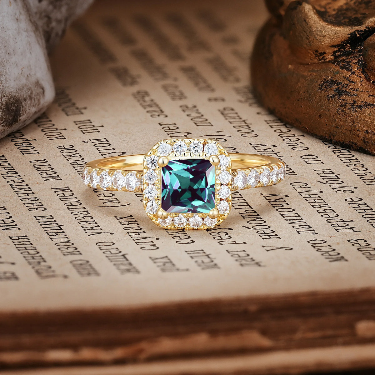 Unique and Minimalist 6-Prong Round Cut Alexandrite Engagement Ring