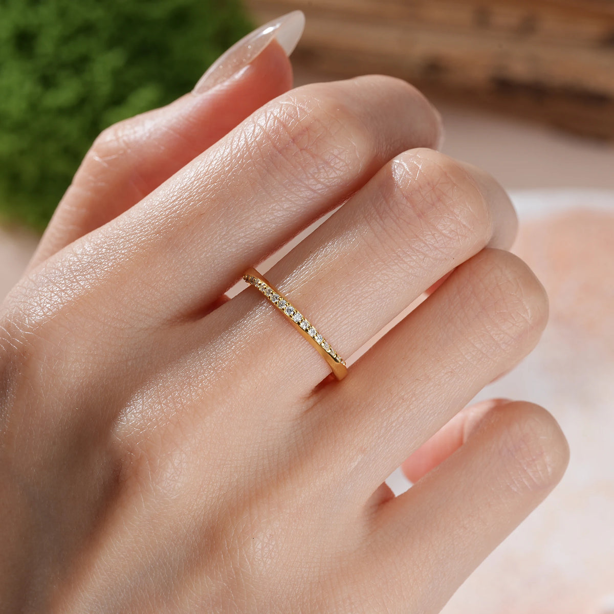 Round Cut Moissanite Soft Glossy Twisted Contour Half Way Channel Inlaid Tiny Gem Wedding Ring