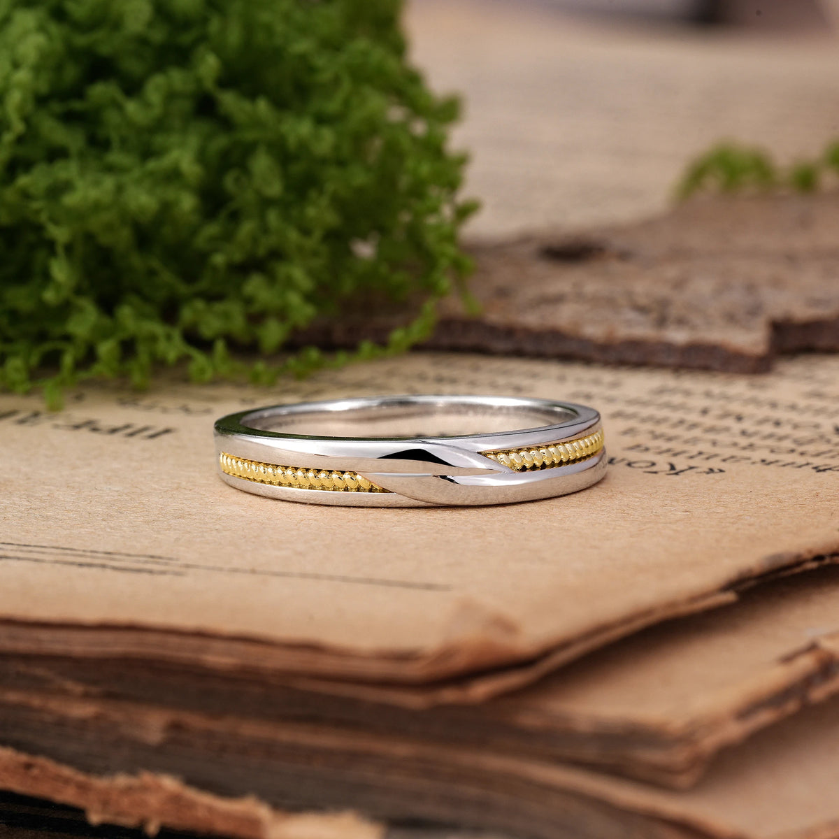 Contrast Finish Intertwined Twist Milgrain Detail Wedding Ring