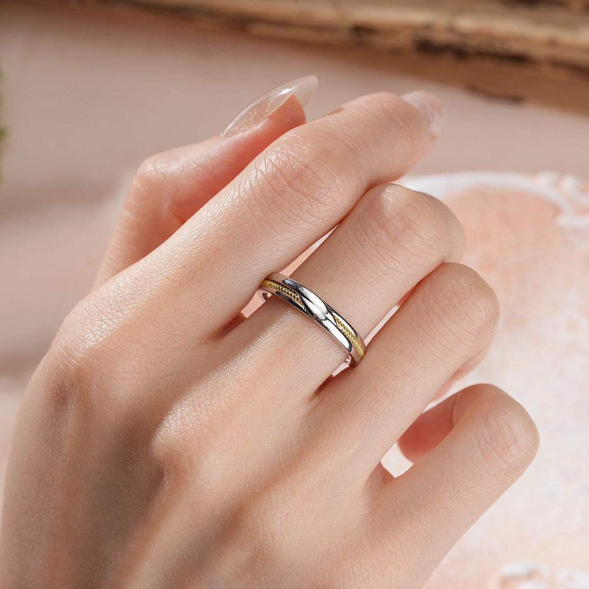 Contrast Finish Intertwined Twist Milgrain Detail Wedding Ring
