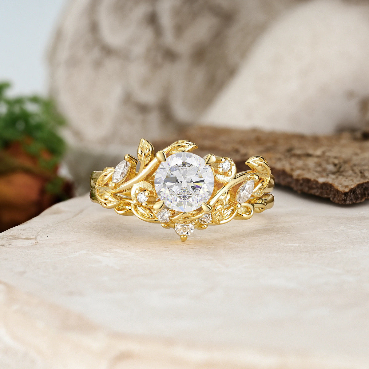 Round Cut Moissanite Leaf Vine Bridal Ring Set
