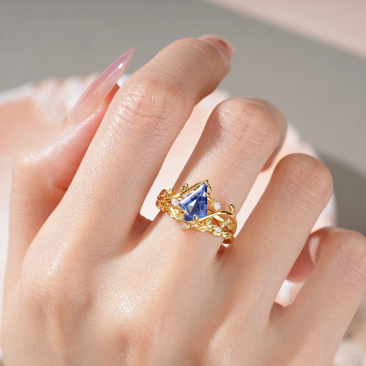 Kite Cut Tanzanite Art Nouveau Leaf Vine Bridal Ring Set