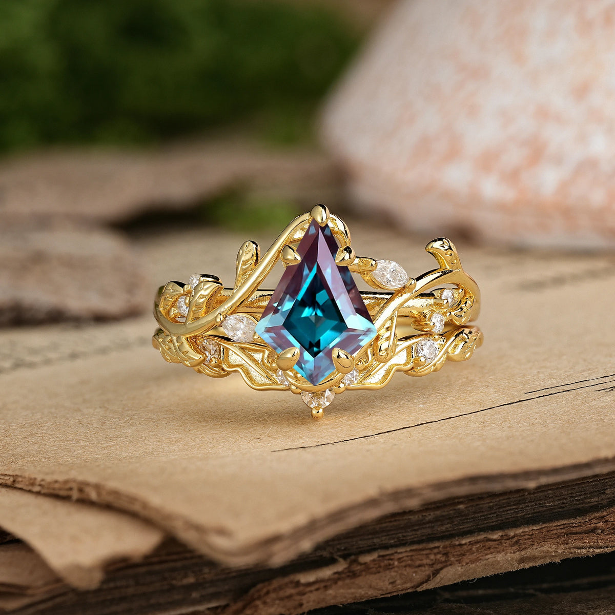 Kite Cut Alexandrite Art Nouveau Leaf Vine Bridal Ring Set