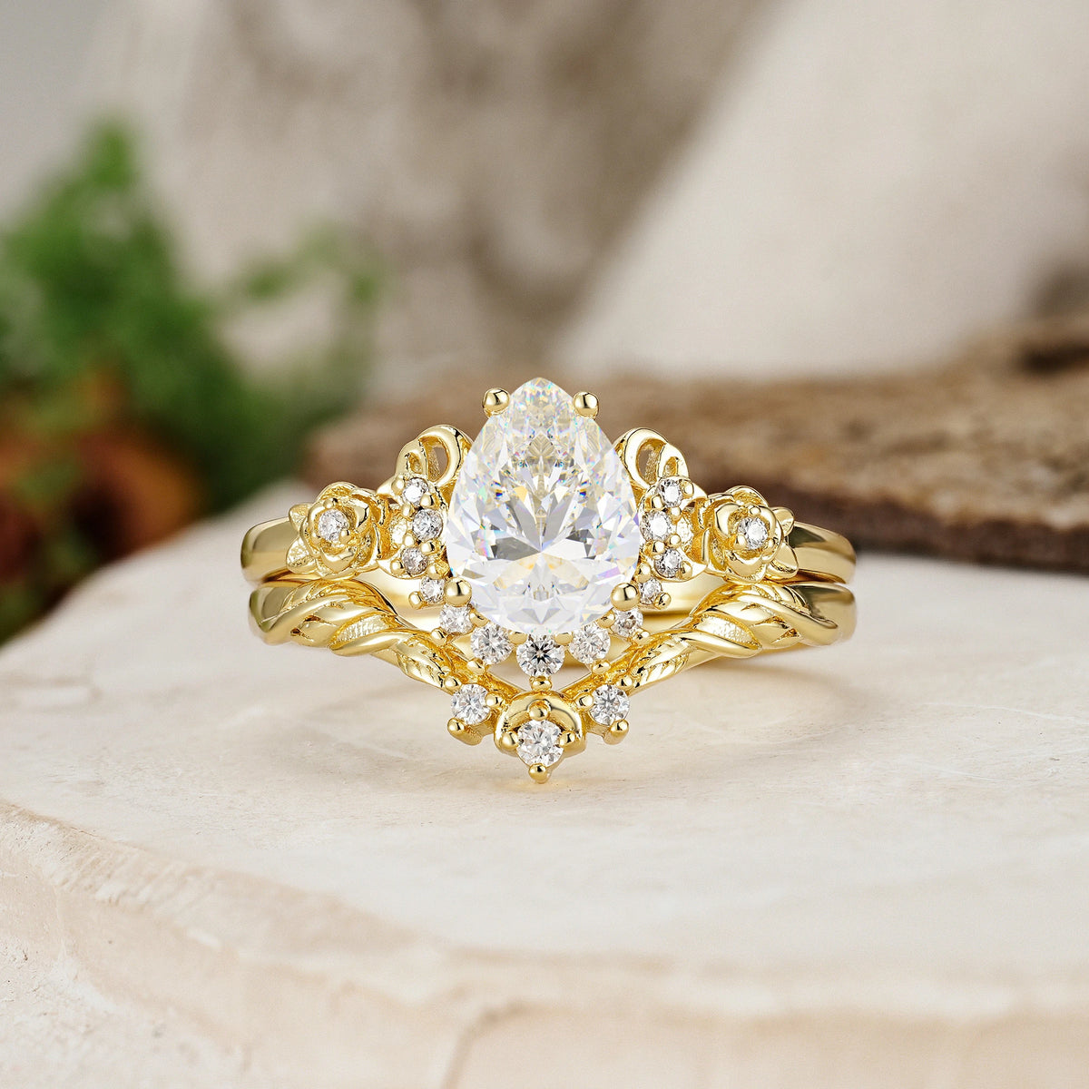 Pear Cut Moissanite Rose and Leaf Bridal Ring Set