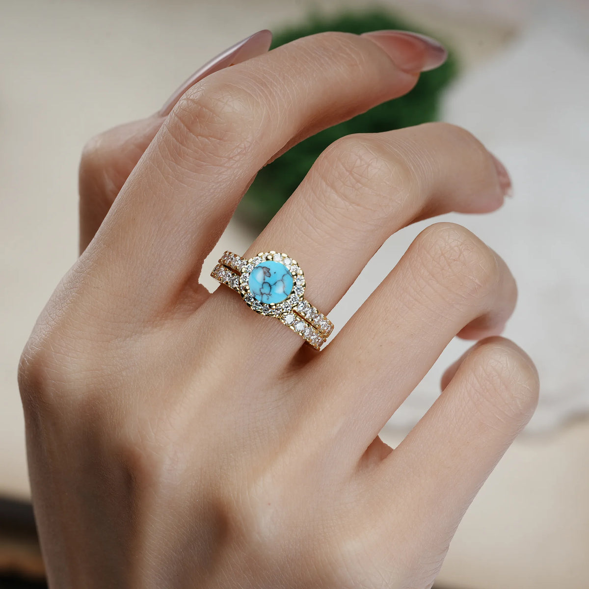 Round Cut Turquoise Classic, Luxurious 4-Prong Bridal Ring Set